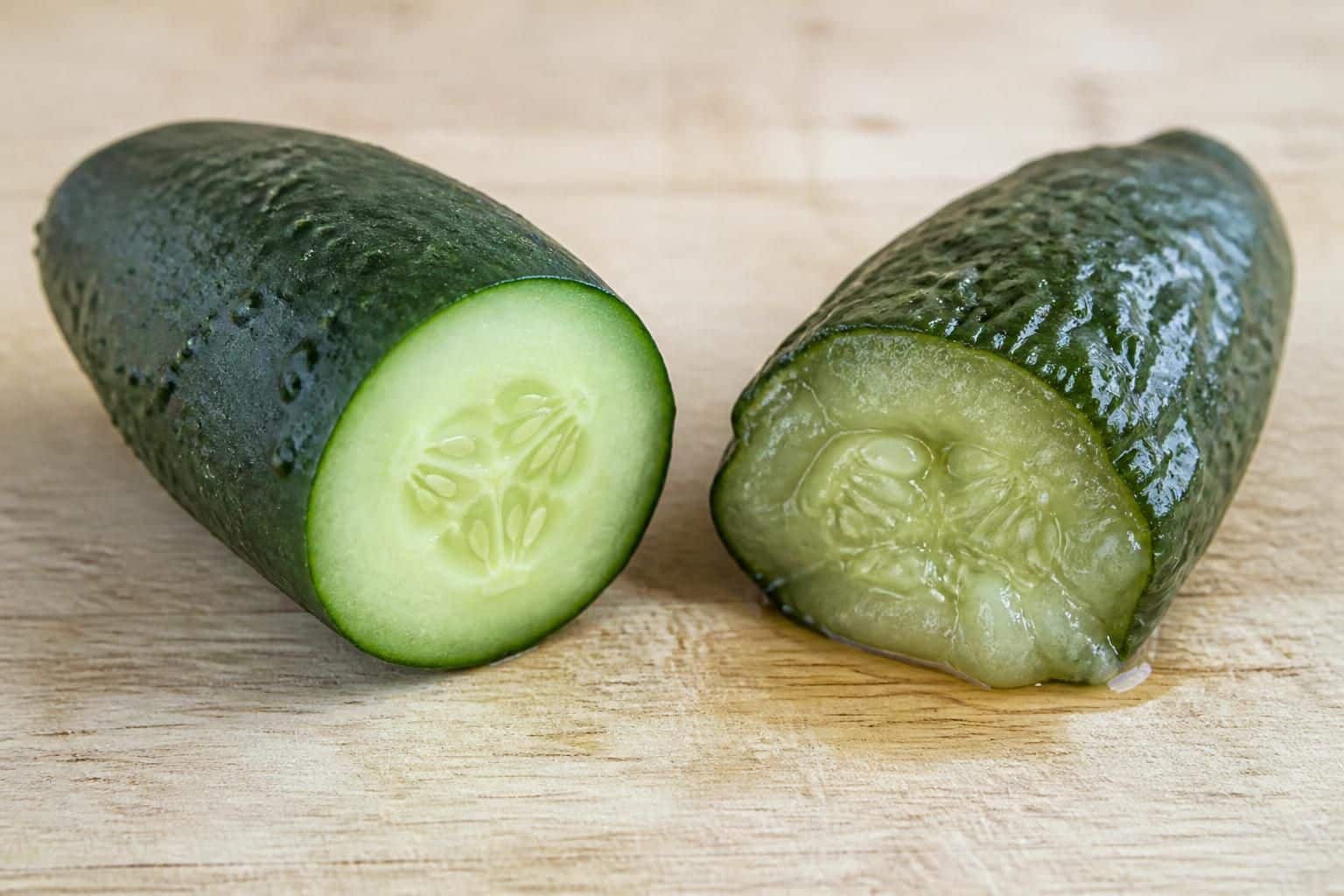 découvrez pourquoi la forte teneur en eau du concombre affecte sa texture après congélation et comment congeler correctement ce légume pour préserver sa qualité.