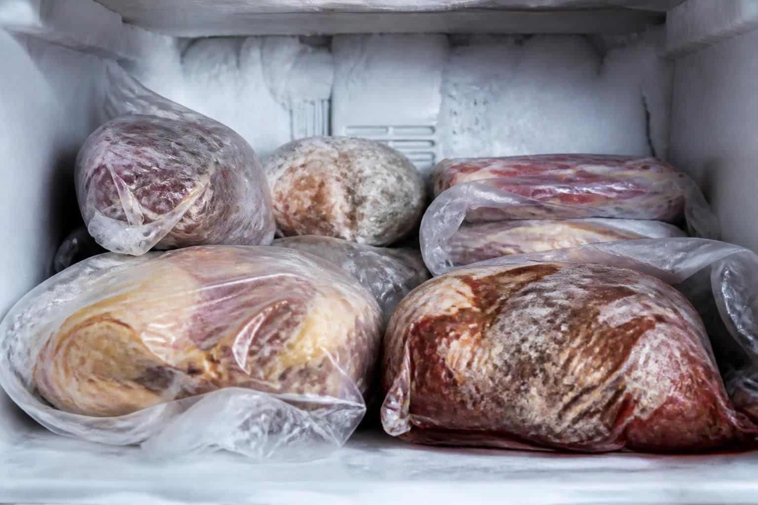 découvrez pourquoi le risque de rancissement des graisses limite la conservation de la viande au congélateur au-delà de 2 ans et comment garantir sa qualité optimale.