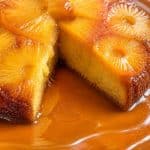 découvrez notre recette gourmande de gâteau à l'ananas, où un caramel au beurre fondant tapisse délicatement le fond pour un dessert savoureux et fondant.